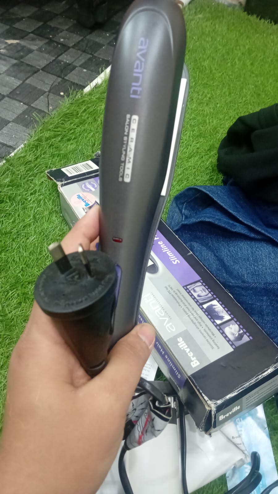 Avanti Ceramic Hair Straightener